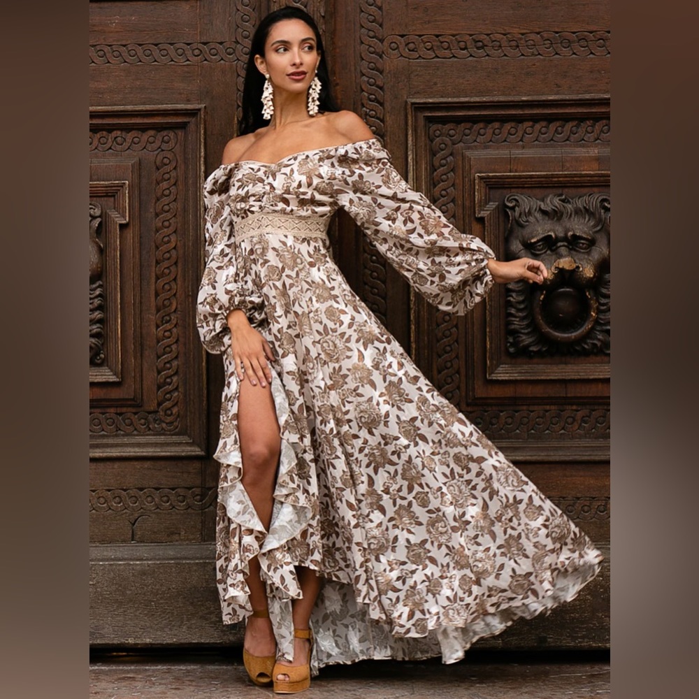 Isabella Dress in Neutral Floral